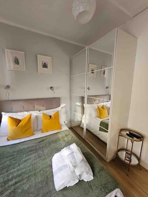 Beautiful And Spacious Flat Londyn Zewnętrze zdjęcie