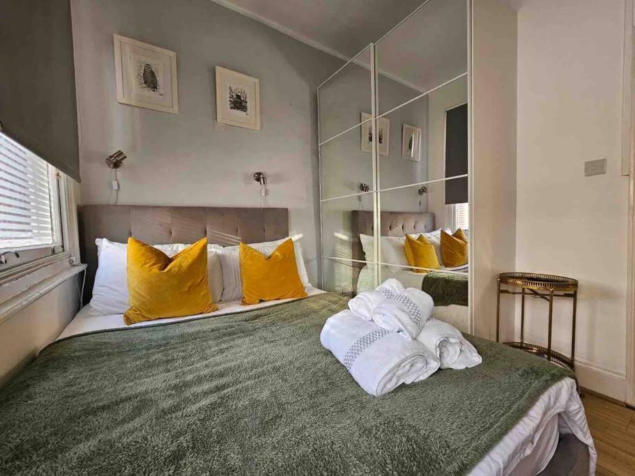 Beautiful And Spacious Flat Londyn Zewnętrze zdjęcie